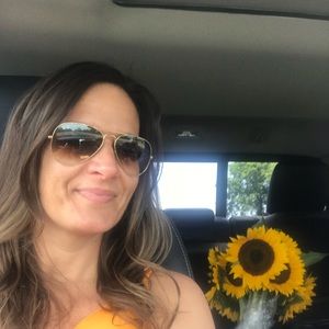 Meet your Posher, Nicole